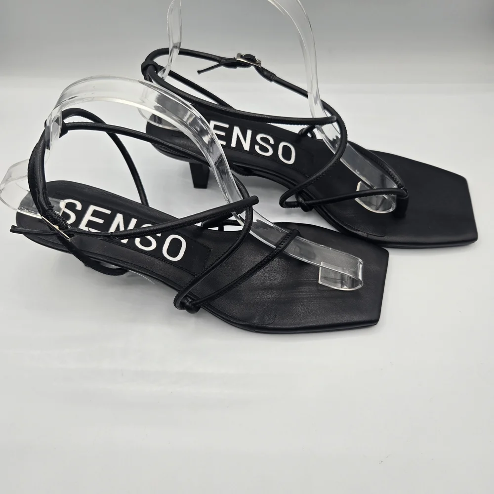SENSO Wella Black Strappy Sandal Square Toe Minimalist Kitten Heel NIB